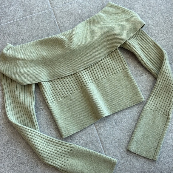 Wild Fable Off-Shoulder Green Sweater XS - Picture 2 of 5